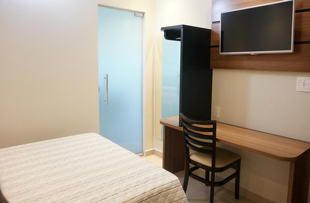 Economy Master Hotel Ji-Parana Room photo